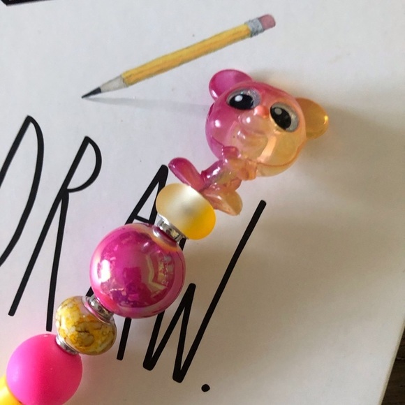 Disney Doorables: Mickey & Friends: Mickey Mouse handmade beaded pen - Picture 1 of 3